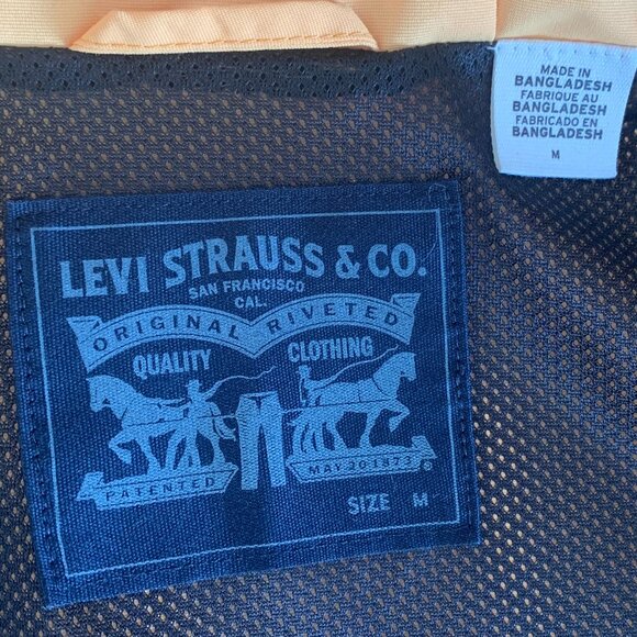 Levi’s Yellow K-Way Jacket – Medium Size – Bright & Lightweight - Picture 2 of 5